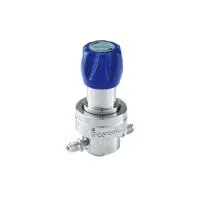 Регулятор AMFLO UHP AU24 Материал: Код SH (Body-SUS316L VAR; Poppet, Nozzle,Diaphragm,Gland -Hastelloy®C-22; Seat: PCTFE) ; Поверхность 0.13 um; 4х портовый с манометрами, вх. давл. 159 бар, CV-0.45
