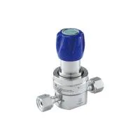 Регулятор AMFLO UHP AU23 Материал: Код SHP (Body-SUS316L VAR, Gland-SUS316L;Poppet, Nozzle,Diaphragm-Hastelloy®C-22,Seat: PCTFE) ; Поверхность 0.25 um; 3х портовый, вх. давл. 206 бар, CV-0.9